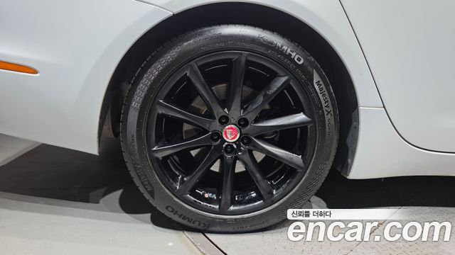Jaguar XJ 2018 — photo 5