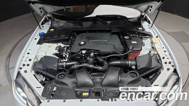 Jaguar XJ 2018 — photo 6
