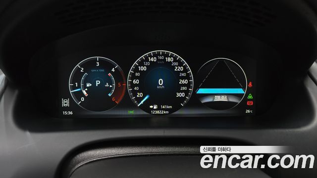 Jaguar XJ 2018 — photo 11