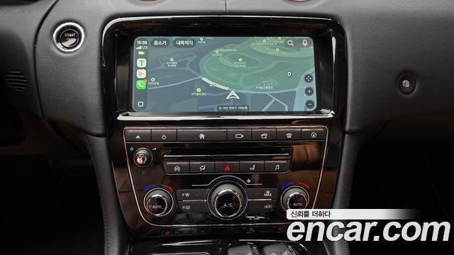 Jaguar XJ 2018 — photo 20