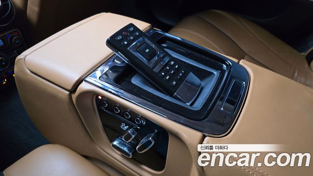Jaguar XJ 2018 — photo 30