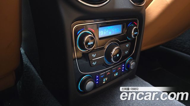 Jaguar XJ 2018 — photo 31