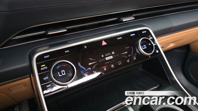 Genesis GV80 2020 — photo 32