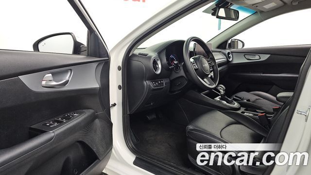 Kia K3 2022 — photo 13