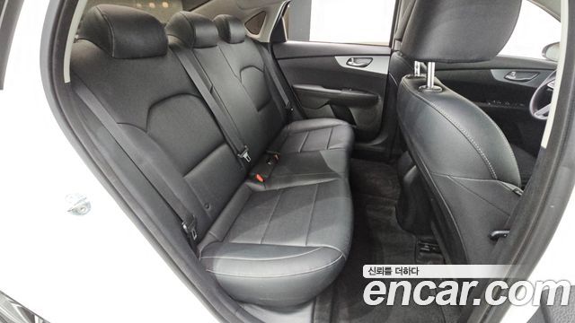 Kia K3 2022 — photo 17