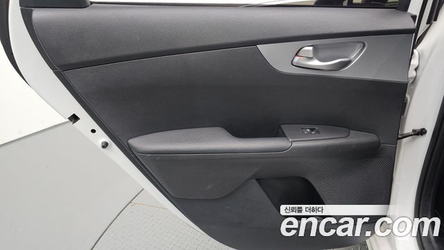 Kia K3 2022 — photo 15