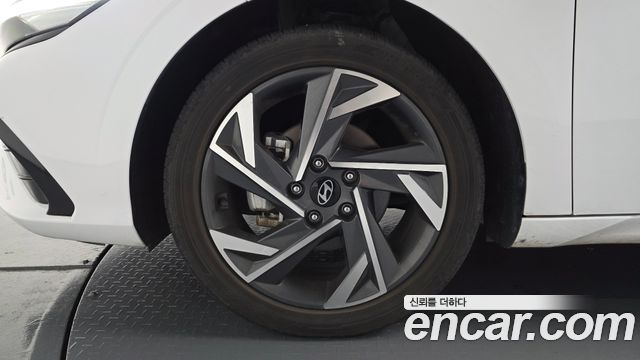 Hyundai AVANTE 2024 — photo 5
