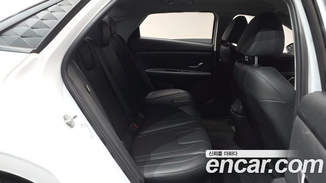 Hyundai AVANTE 2024 — photo 18
