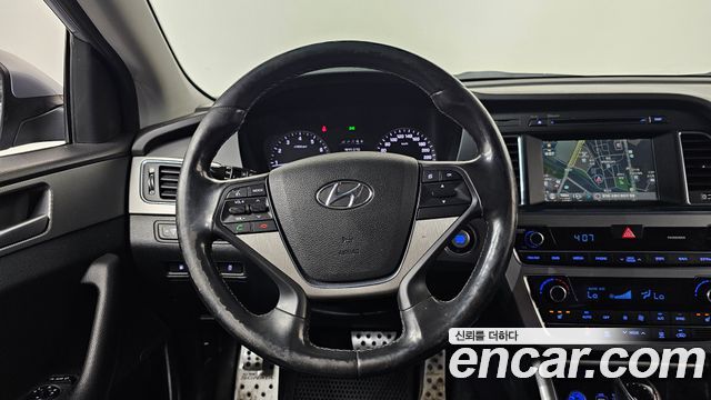 Hyundai Sonata 2015 — photo 13