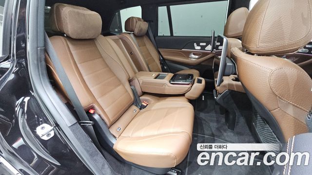 Mercedes-Benz GLS-Class 2024 — photo 18