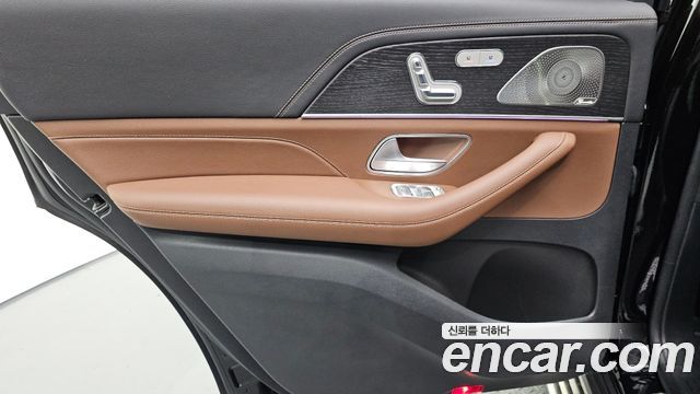 Mercedes-Benz GLS-Class 2024 — photo 15