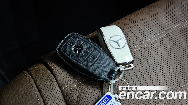 Mercedes-Benz GLS-Class 2024 — photo 38