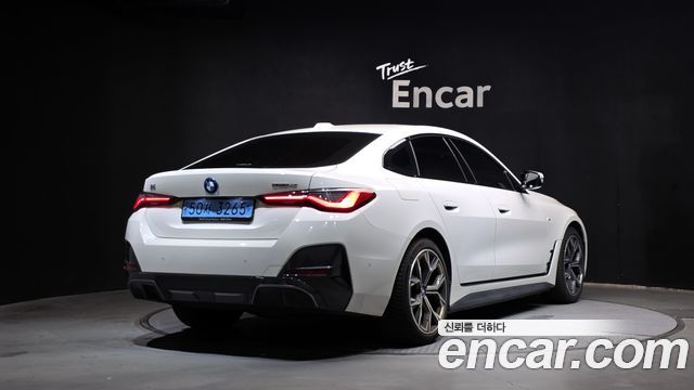 BMW i4 2022 — photo 2