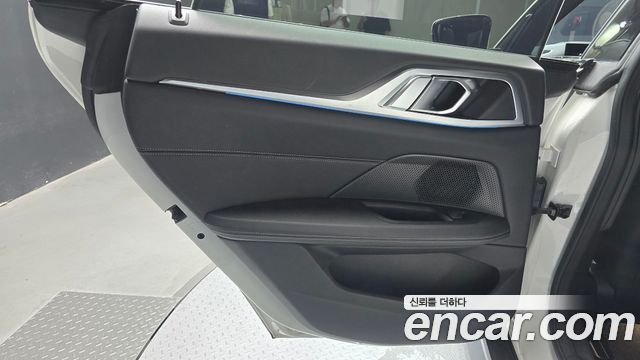 BMW i4 2022 — photo 15
