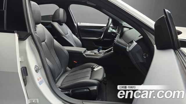 BMW i4 2022 — photo 16