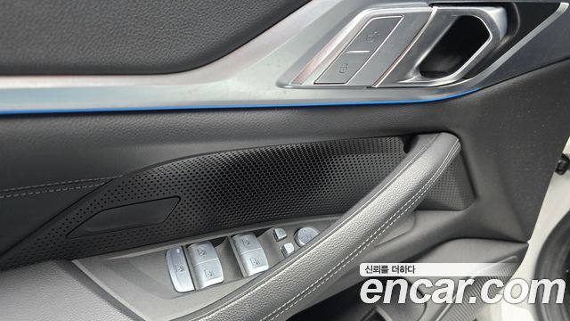 BMW i4 2022 — photo 31