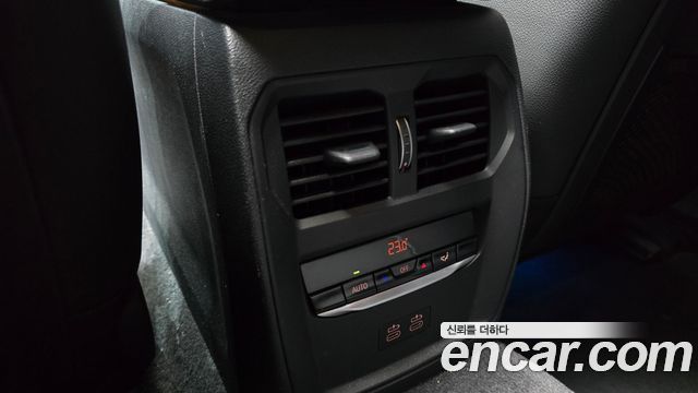 BMW i4 2022 — photo 32
