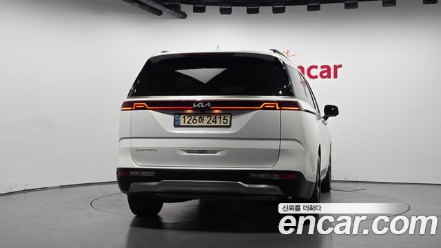 Kia Canival 2022 — photo 4