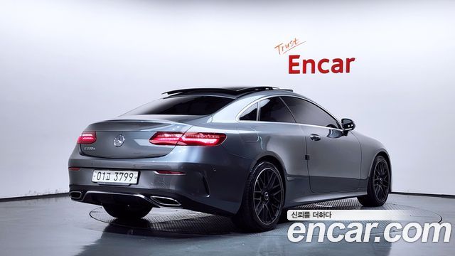 Mercedes-Benz E-Class 2017 — photo 2