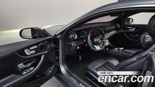 Mercedes-Benz E-Class 2017 — photo 10