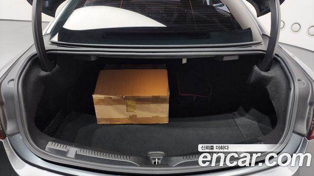 Mercedes-Benz E-Class 2017 — photo 20