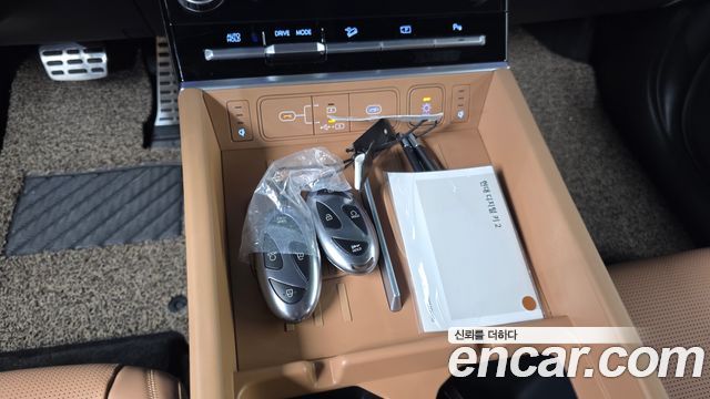 Hyundai Santafe 2025 — photo 32