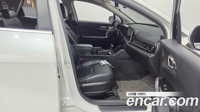 Kia Sportage 2022 — photo 16