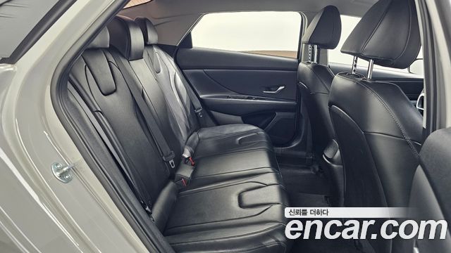 Hyundai AVANTE 2023 — photo 18