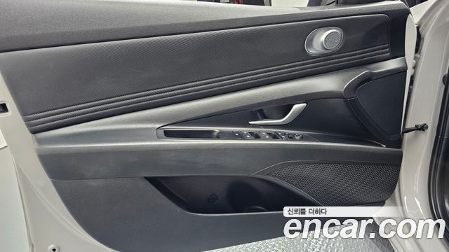 Hyundai AVANTE 2023 — photo 14