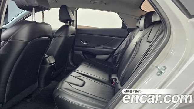 Hyundai AVANTE 2023 — photo 16
