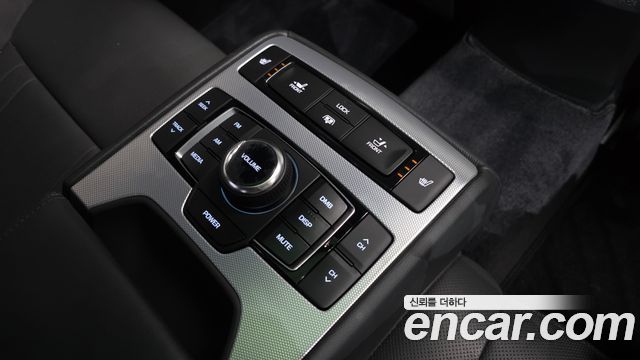 Genesis G80 2019 — photo 25