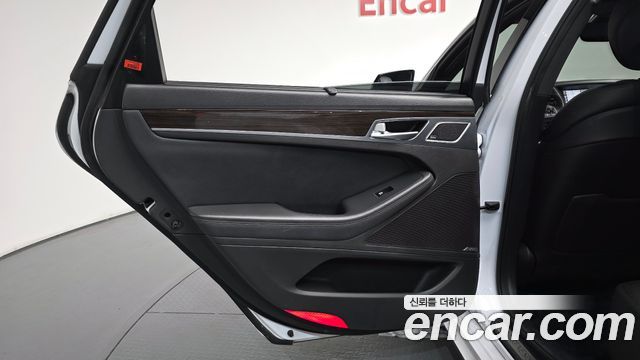 Genesis G80 2019 — photo 15