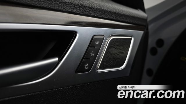 Genesis G80 2019 — photo 32