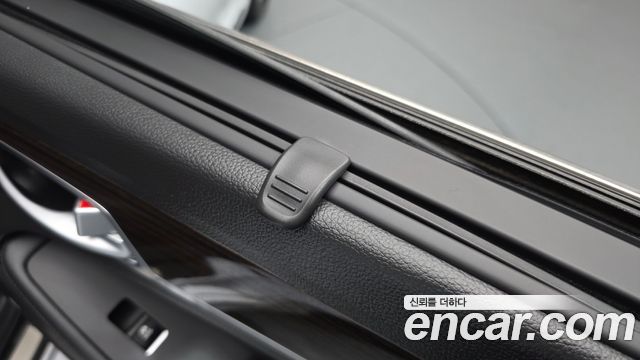 Genesis G80 2019 — photo 33