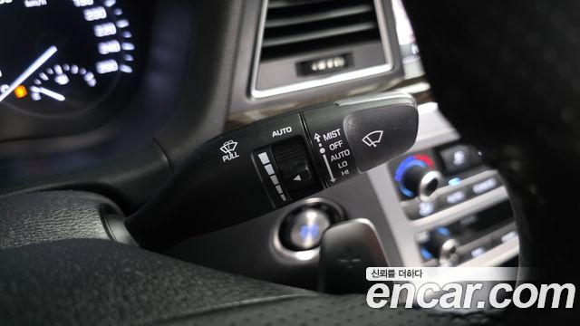 Genesis G80 2019 — photo 40