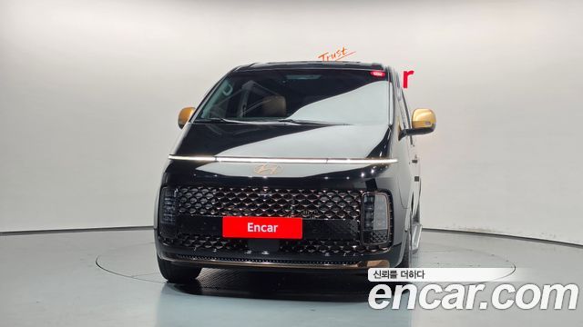 Hyundai Staria 2025 — photo 3