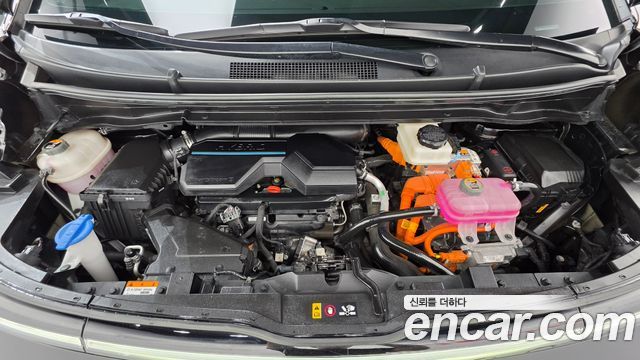 Hyundai Staria 2025 — photo 6
