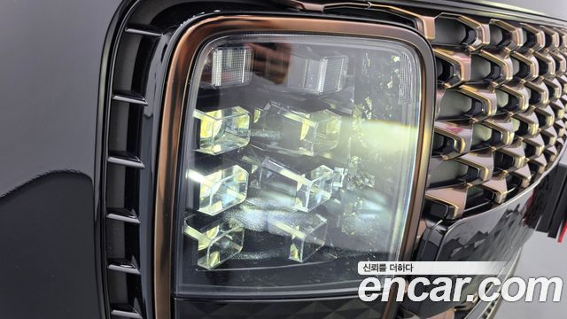 Hyundai Staria 2025 — photo 8