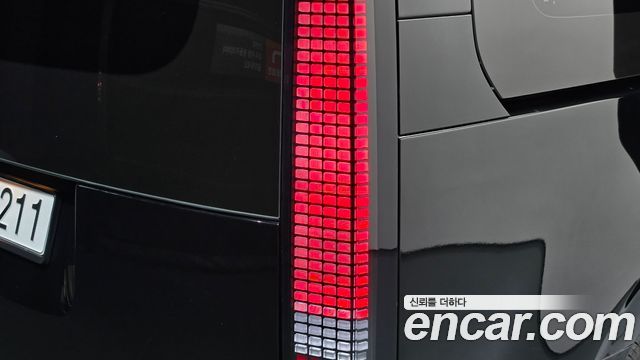 Hyundai Staria 2025 — photo 9