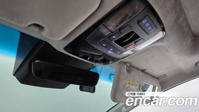 Hyundai Staria 2025 — photo 28