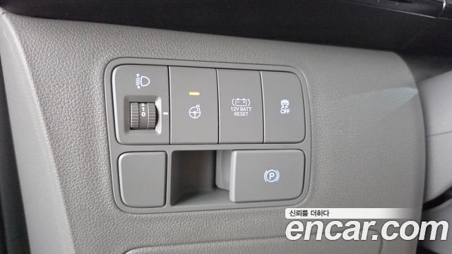 Hyundai Staria 2025 — photo 29