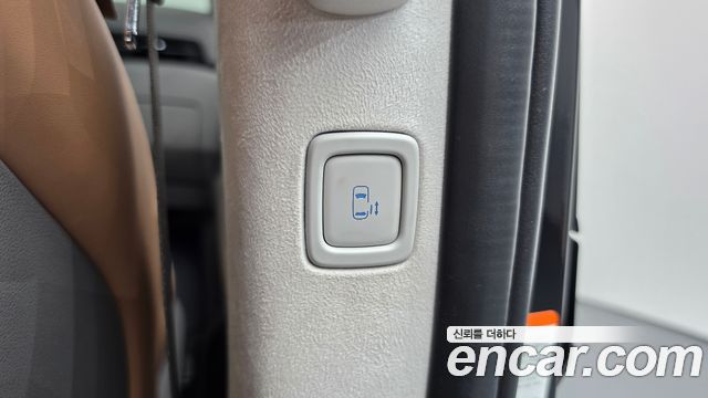 Hyundai Staria 2025 — photo 30