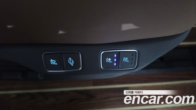 Hyundai Staria 2025 — photo 31