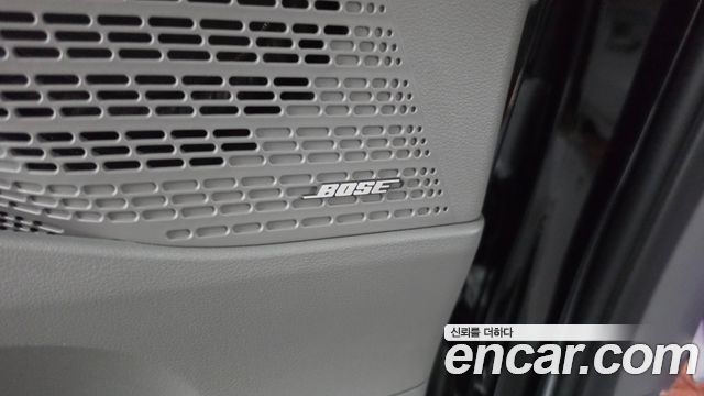 Hyundai Staria 2025 — photo 35