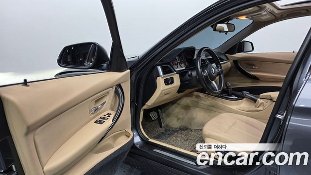 BMW 3-Series 2016 — photo 13
