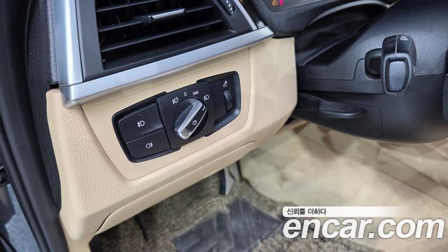 BMW 3-Series 2016 — photo 24