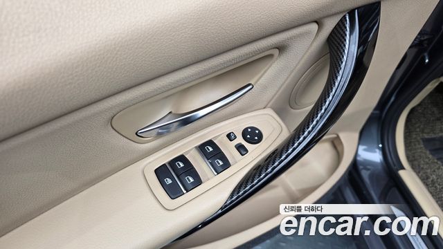 BMW 3-Series 2016 — photo 26