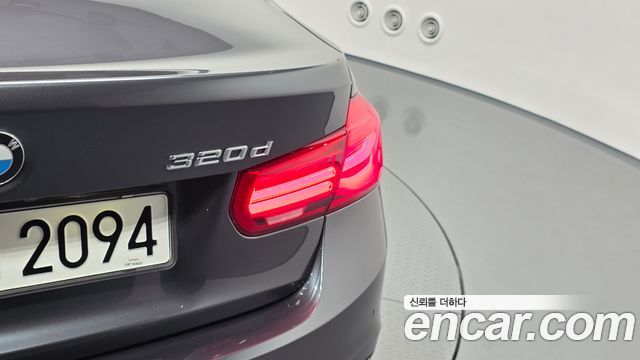 BMW 3-Series 2016 — photo 9