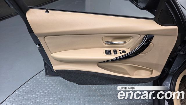 BMW 3-Series 2016 — photo 14
