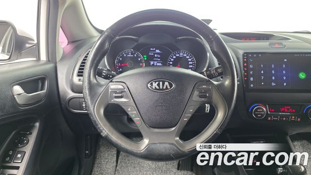 Kia K3 2015 — photo 13